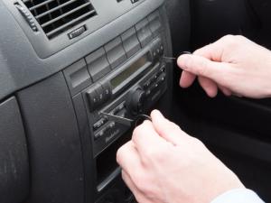 KIT 20 OUTILS POUR DEMONTAGE DEPOSE AUTO RADIOS